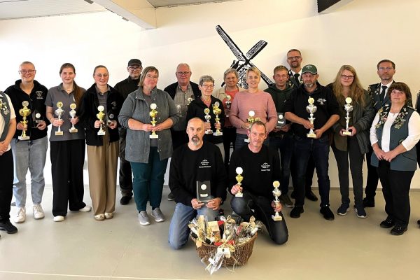 Pokalschießen zur Einweihung des neuen Schießstandes